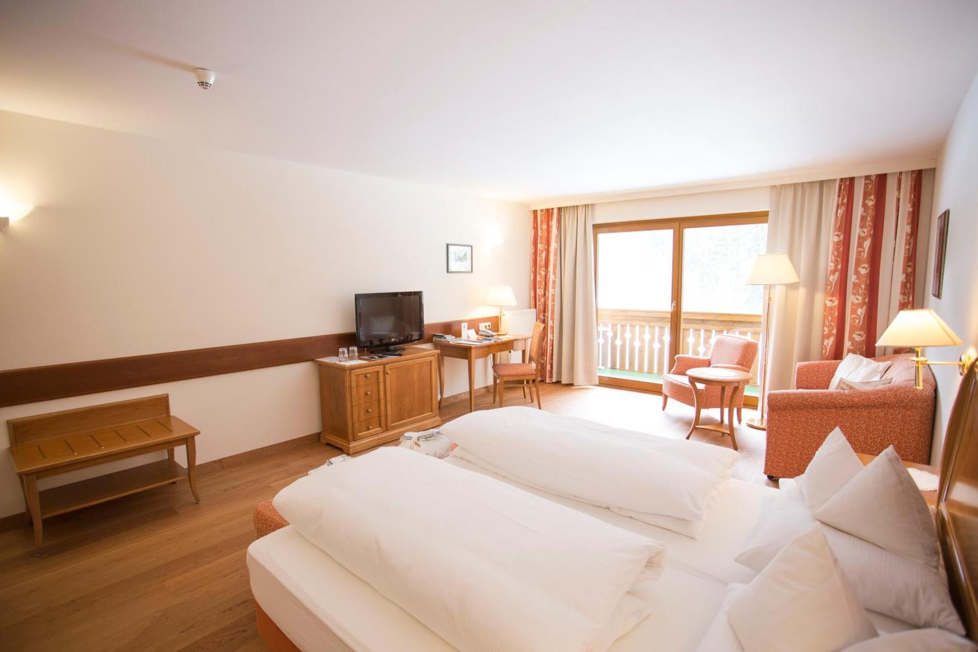 Hotel Parkhotel Tristachersee 4*